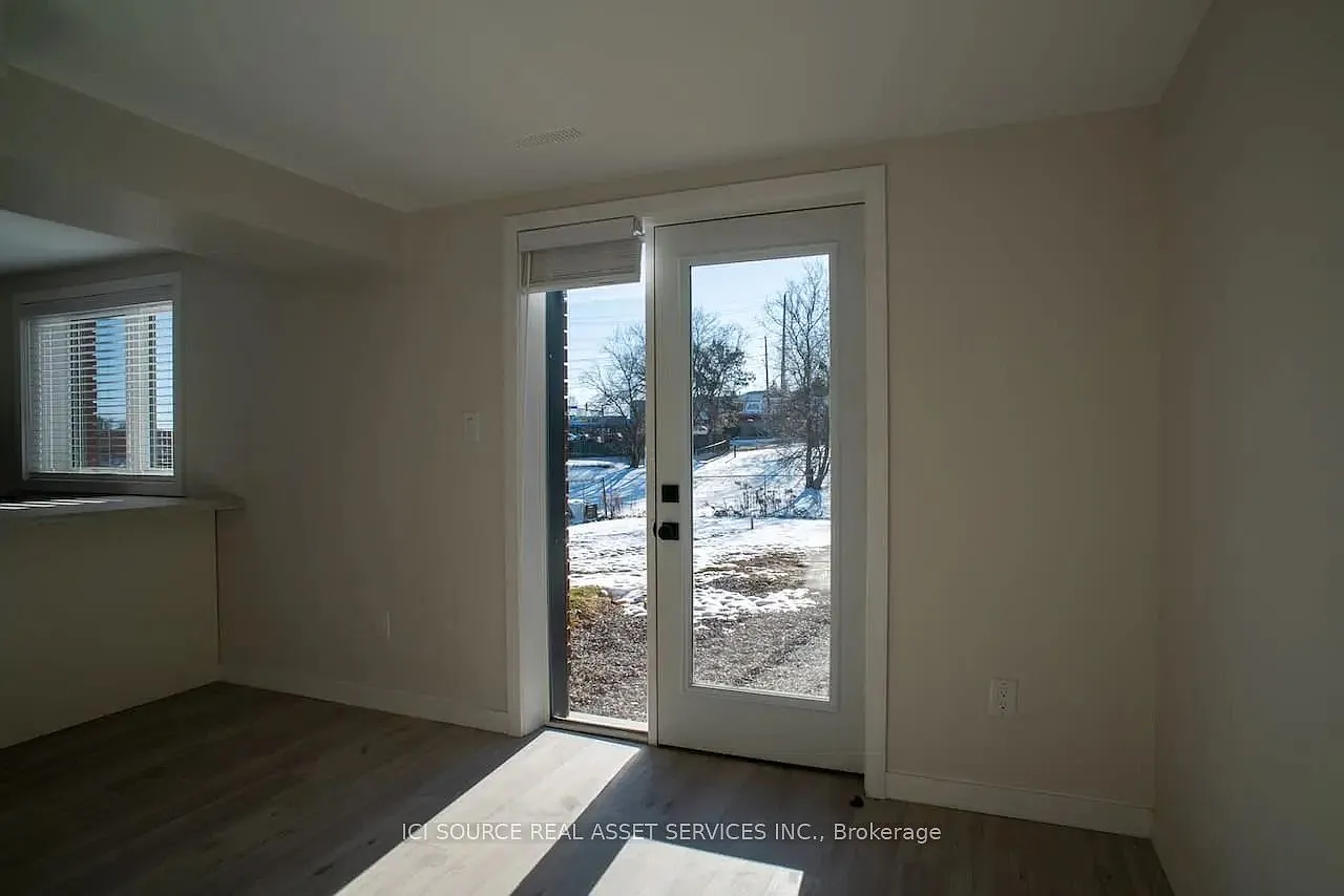 3 bed, $2,300 — Photo 2