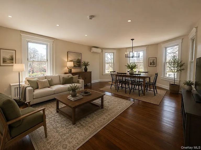 55 Sea Cliff Ave — Photo 2