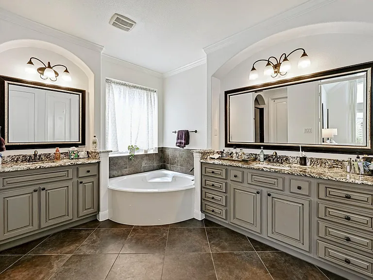 4303 Woodledge Pl — Photo 25