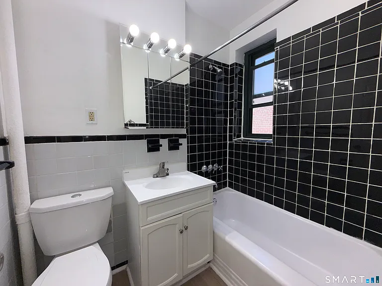 28 Strawberry Hill Ave #112-1E — Photo 12