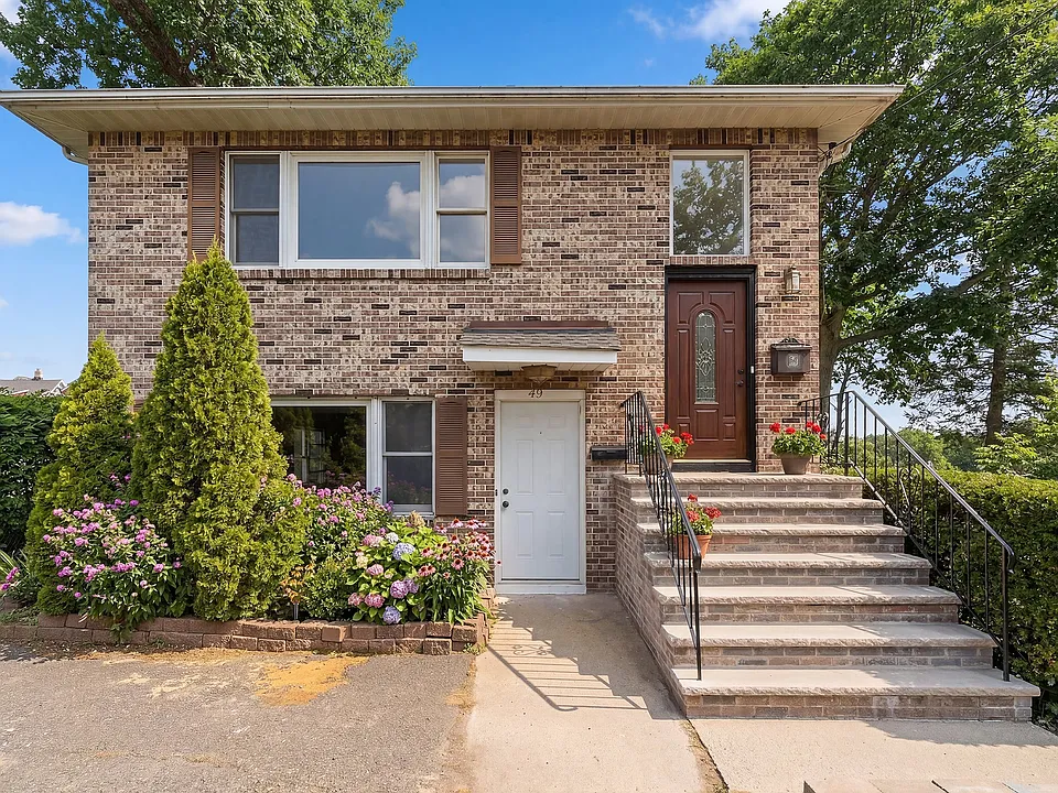 49 E Pleasant Ave #1