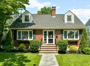 92 Lasell St, West Roxbury, MA 02132