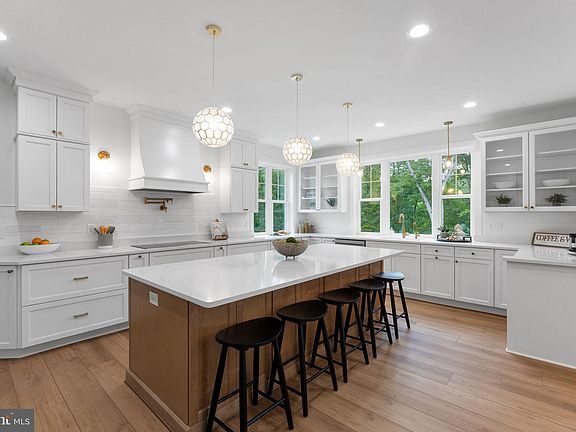 5th image of 15020 Stonegate Pl