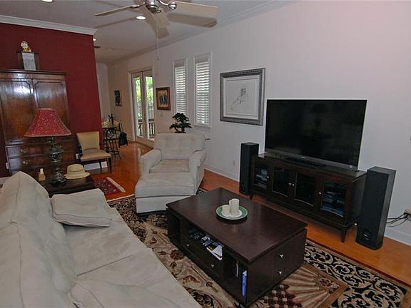 3rd image of 5218 Bayshore Blvd Unit 4