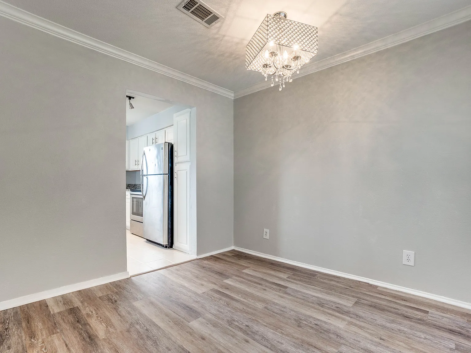 2 bed, 1189 sqft, $1,600 — Photo 3