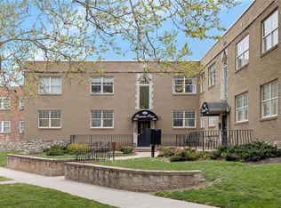 4524 Roanoke Pkwy #3, Kansas City, MO 64111