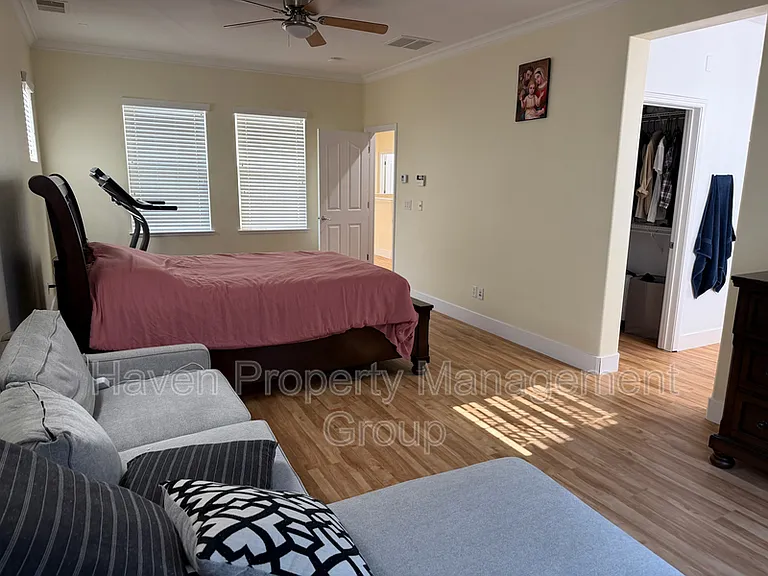 49 E Heritage Dr — Photo 5