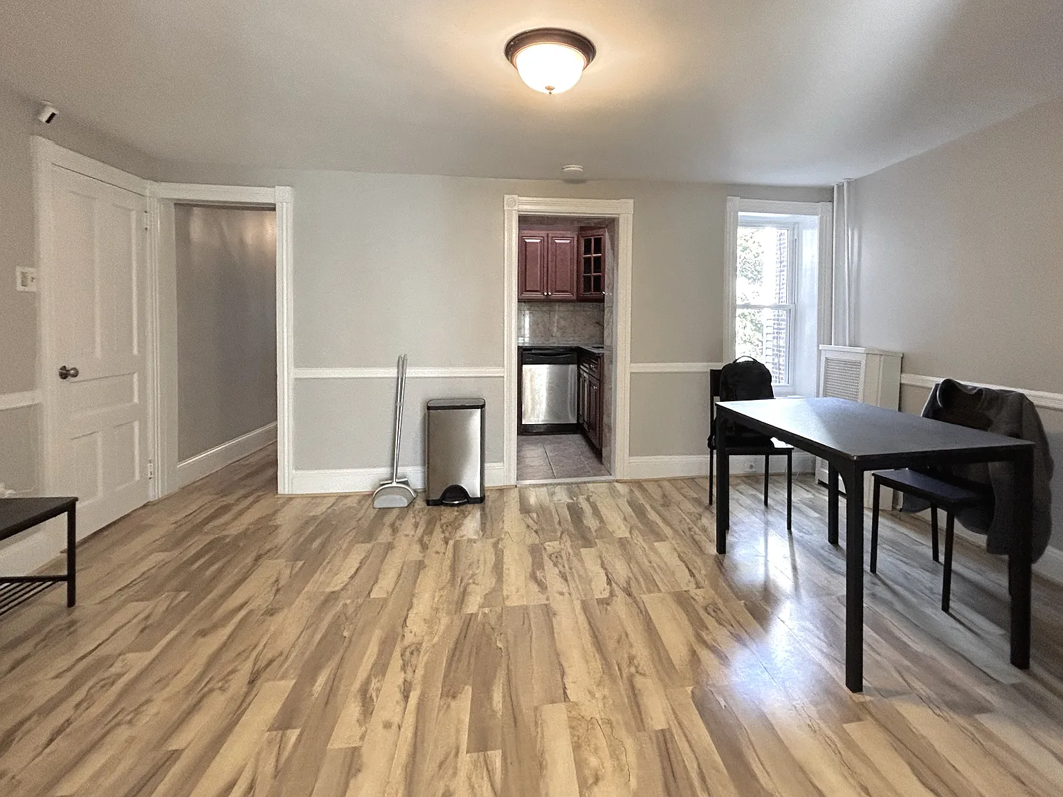 1 bed, 2000 sqft, $1,050 — Photo 4