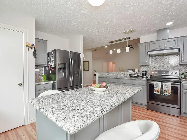 2722 Amaranth Dr — Photo 16