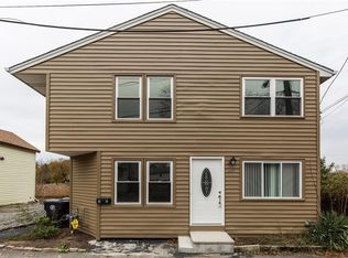 30 Forrest St, Warwick, RI 02889