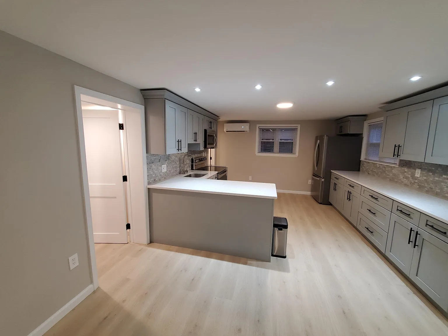 2 bed, 1020 sqft, $3,250 — Photo 2