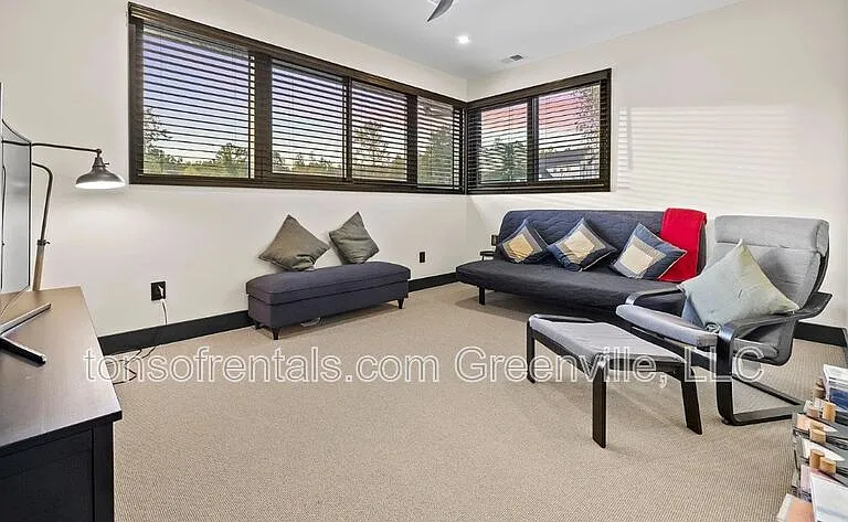128 Sanctuary Ln — Photo 24