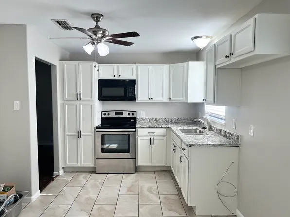 119 Nichols St, Irving, TX 75060