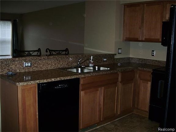 4th image of 218 Park Green Dr #1