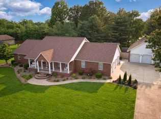 7 Quail Dr, Herrin, IL 62948