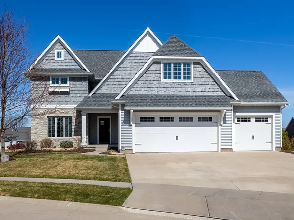 4728 Red Oak Ct, Bettendorf, IA 52722