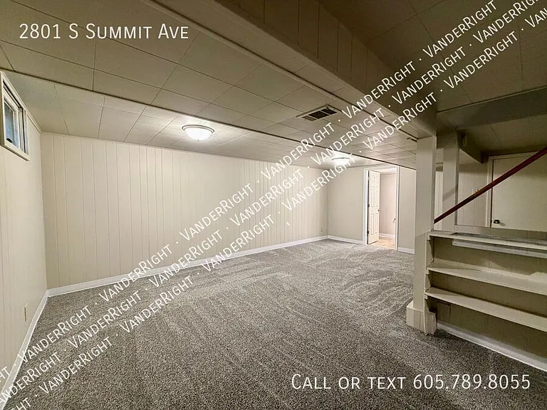2801 S Summit Ave — Photo 17