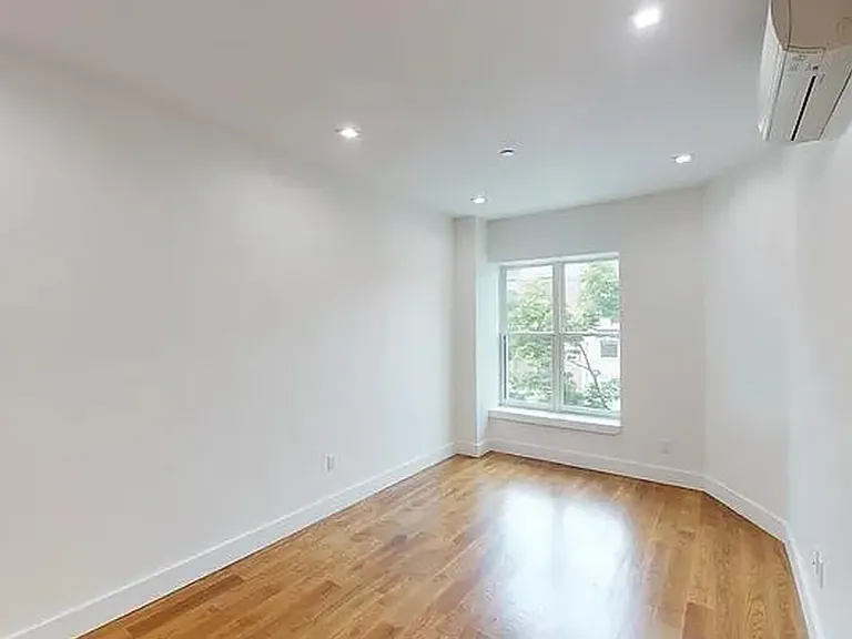 2561 Bedford Ave #3A — Photo 4