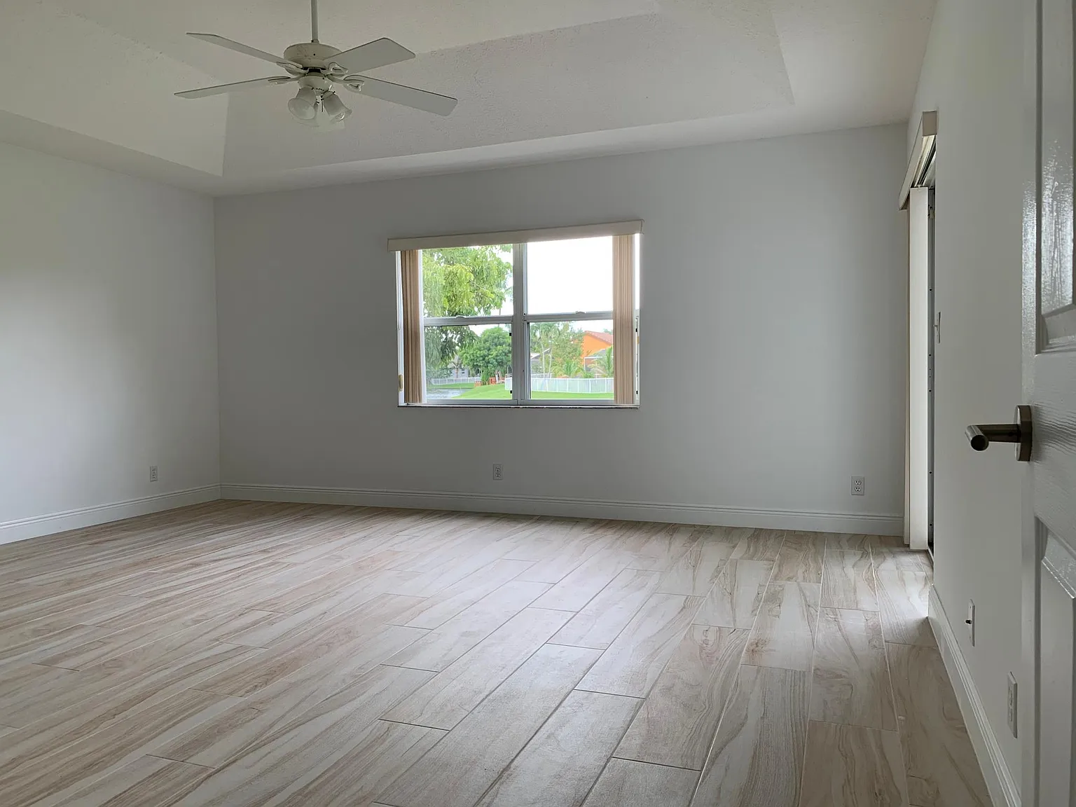 4 bed, 2.5 bath, 2529 sqft, $3,900 — Photo 4