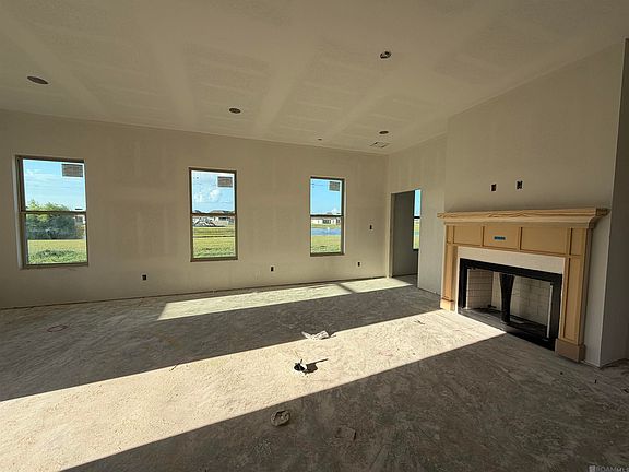 4th image of 150 Lake Hudson Cir