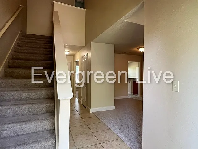 206 Swing Ct — Photo 3