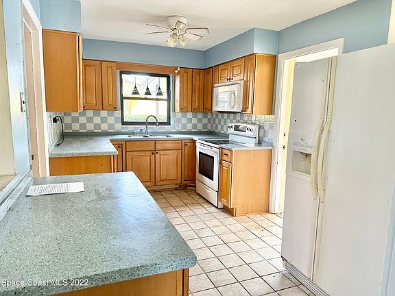 5th image of 4480 Elliot Ave