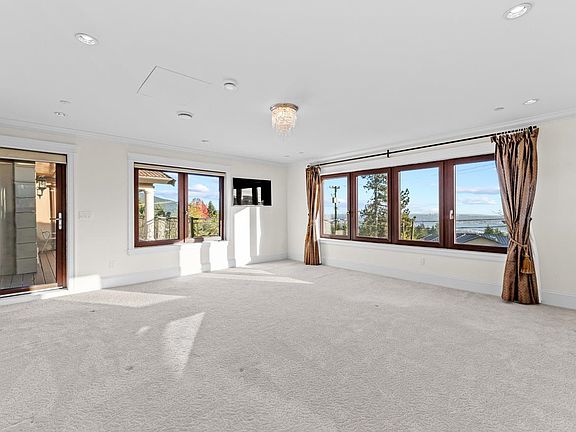 4th image of 1118 Crestline Rd