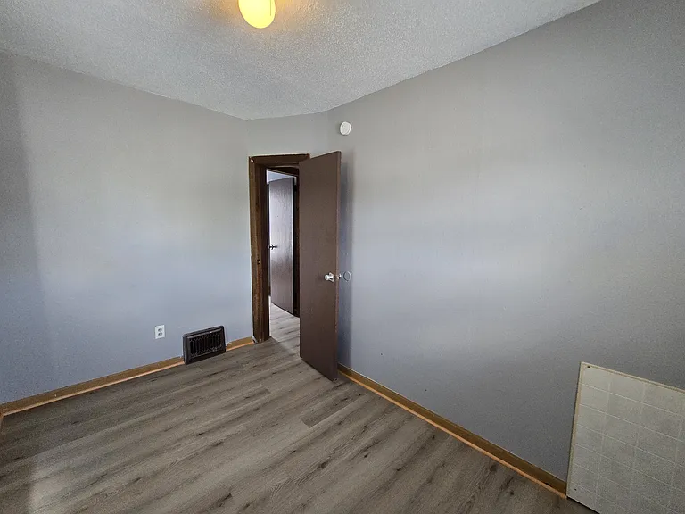 519 Baltimore St — Photo 22