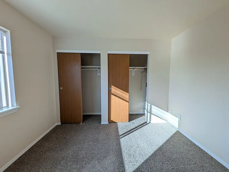 Wellesley Park Apartments — Photo 63