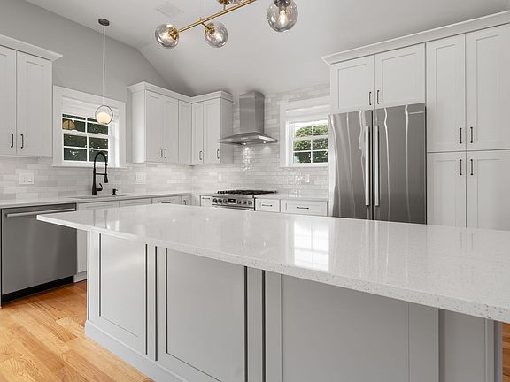3rd image of 25 Locust St #2