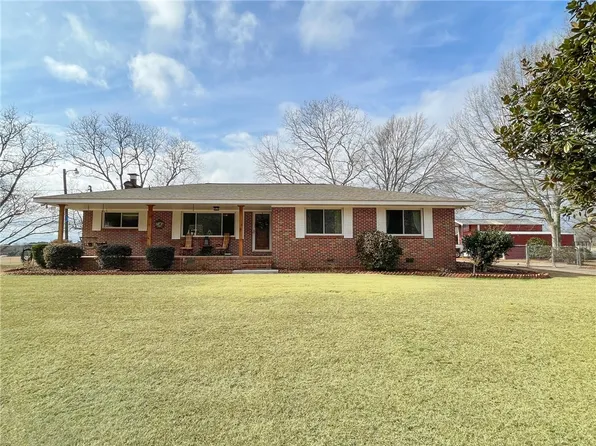 11 County Road 75, Notasulga, AL 36866