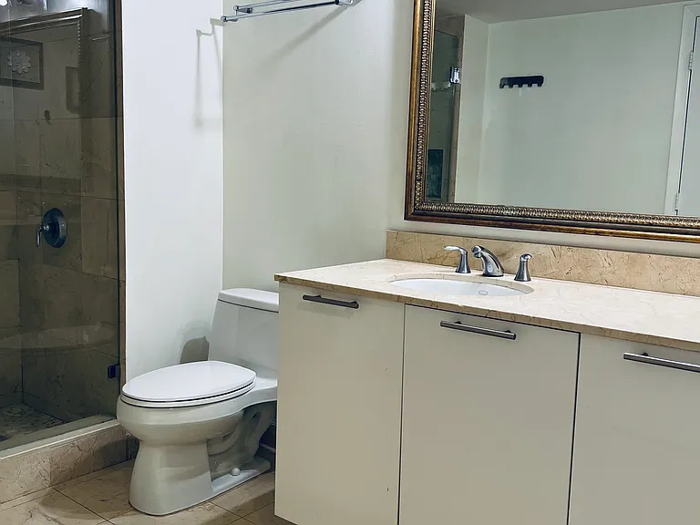 1800 N Bayshore Dr #1502 — Photo 9