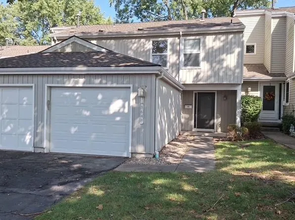 8648 W 108th Pl, Overland Park, KS 66210