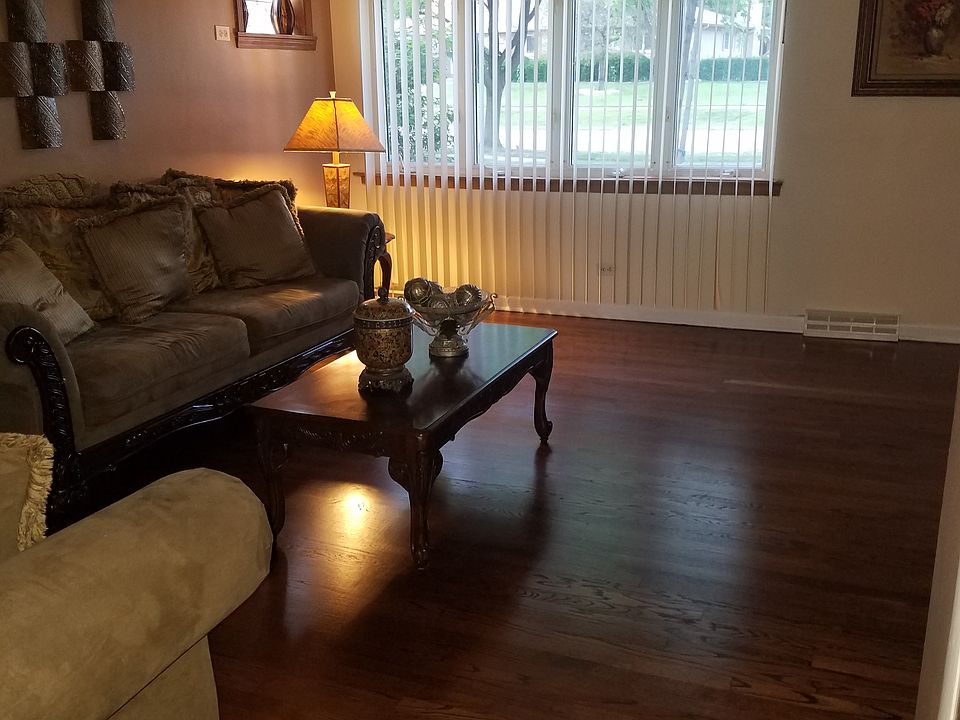2nd image of 23 E Thorndale Ave