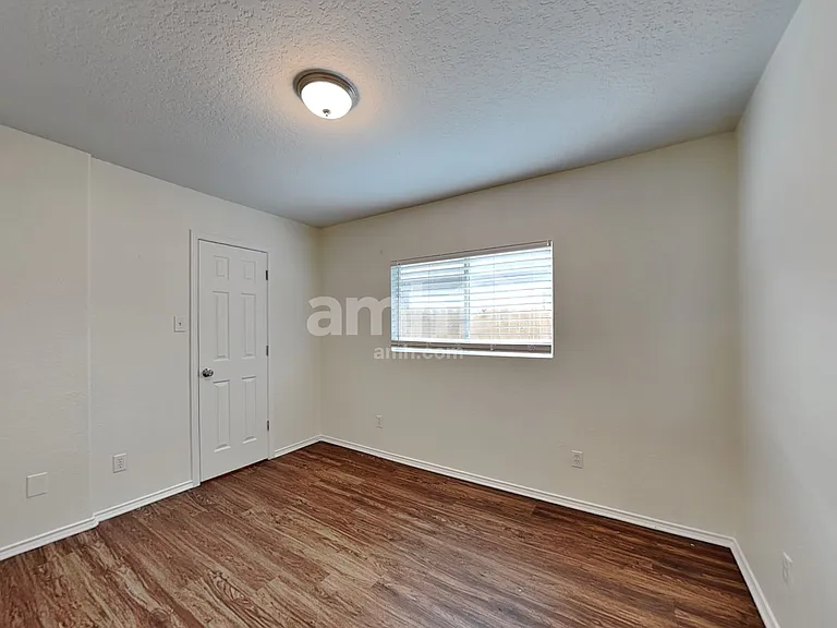 9210 Laguna Fls — Photo 20
