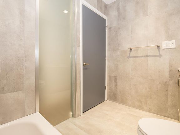 5th image of 1531 N Franklin St #3