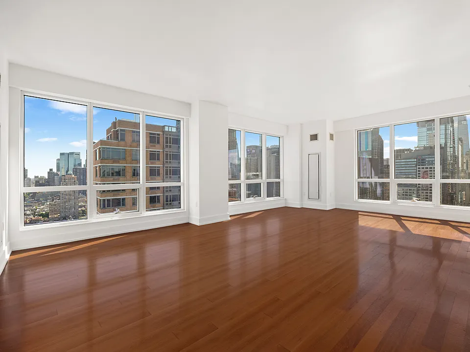 350 W 42nd St #38D