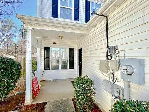 3rd image of 147 Benfield Cir