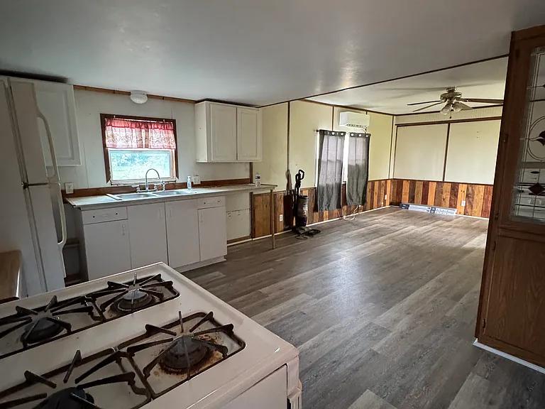 150 Hcr 2421 E — Photo 5