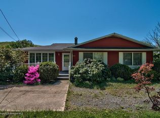 1218 Layton Rd, Clarks Summit, PA 18411