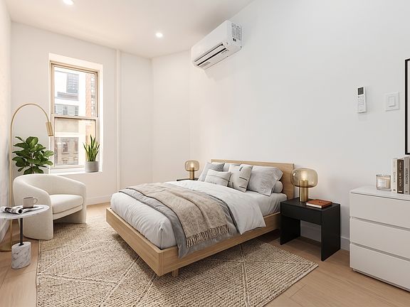 4th image of 246 E 53rd St #4C