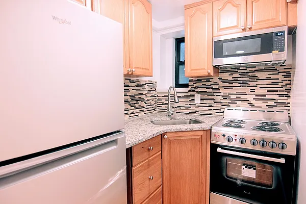 Rented by Voro, LLC | media 29