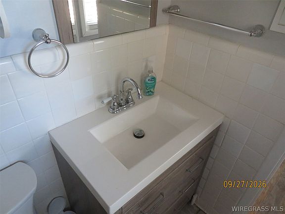 21st image of 1133 Oak Ave