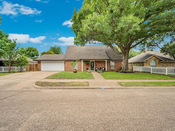 4th image of 1647 E Pleasant Dr