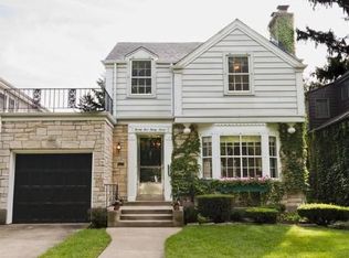 2537 Ridgeway Ave, Evanston, IL 60201