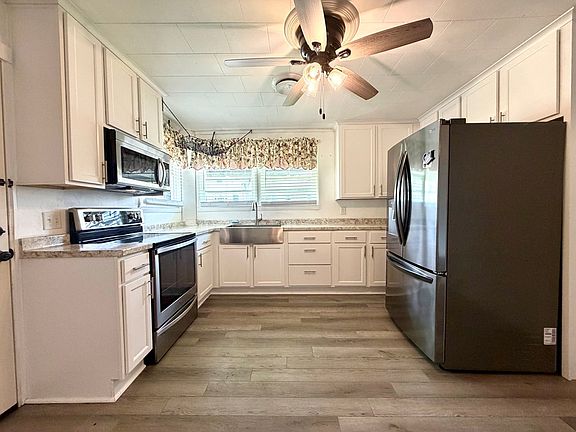 2nd image of 112 1st St