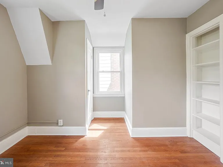 2615 Otis St NE — Photo 37