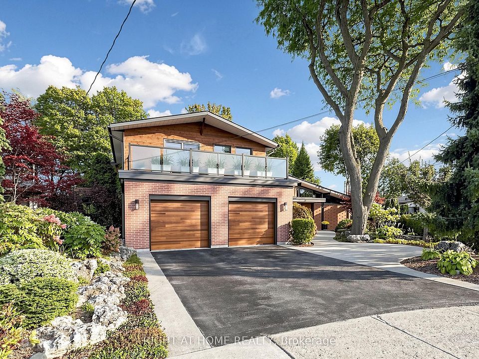 1st image of 4 Grovetree Rd