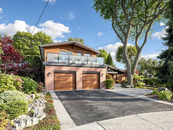 4 Grovetree Rd, Toronto, ON M9V 2Y2