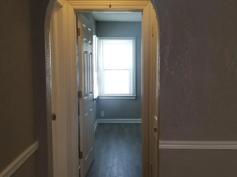 812 W Irving Ave — Photo 6